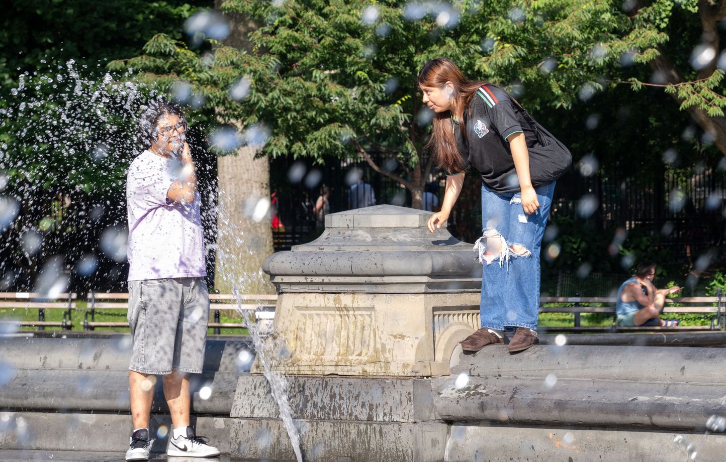 Una ola de calor se extiende por el país con temperaturas récord Una ola de calor se extiende por el país con temperaturas récord